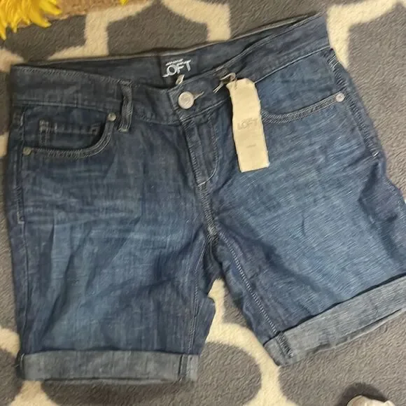 NWT Ann Taylor Loft light weight denim shorts - Picture 3 of 12